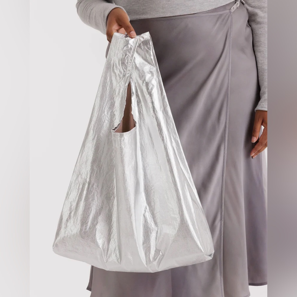 BAGGU Standard Reusable Tote - Chrome Metallic - Picture 2 of 3